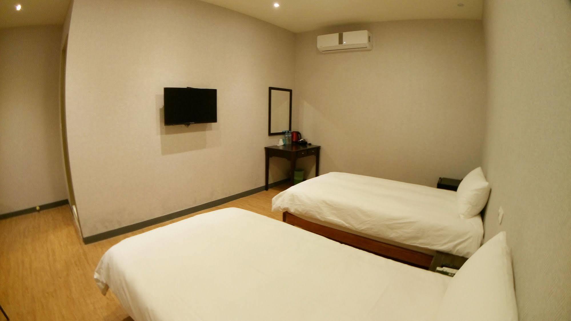 Fun Wind Sailing Hostel Nanwan Luaran gambar